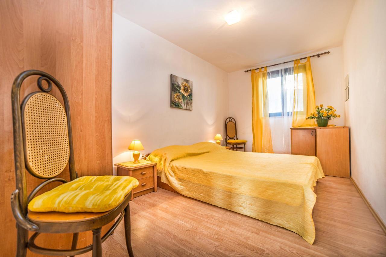 Apartments Marija 821 Pula Buitenkant foto