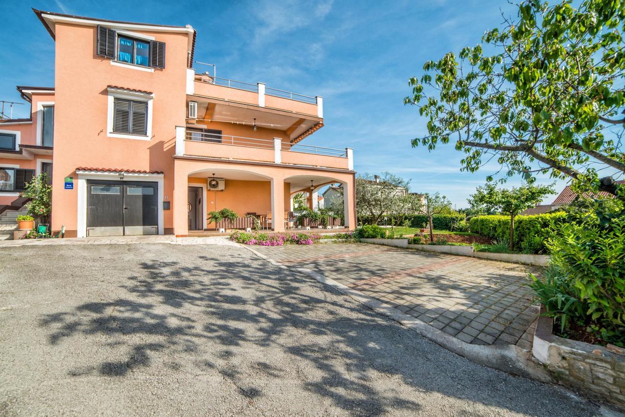 Apartments Marija 821 Pula Buitenkant foto